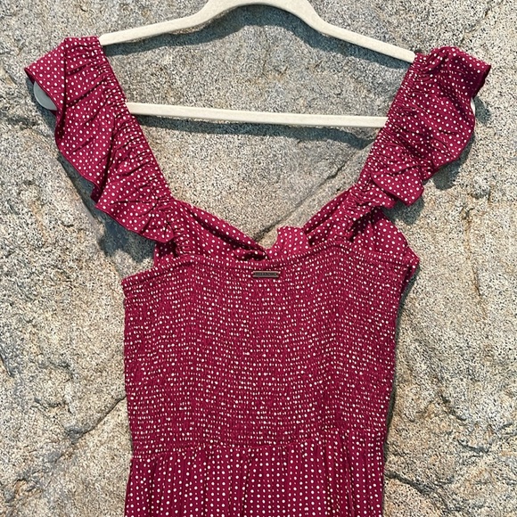 Gorgeous Billabong dress. Size small. Worn once. Excellent condition. - Picture 4 of 5